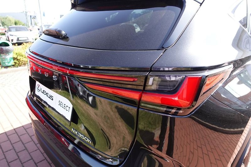 Lexus NX 350h NX350h Prestige 4x4 - fotka 35 z 36