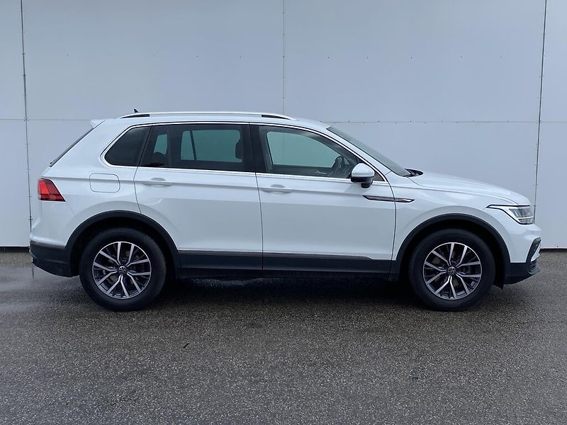 Volkswagen Tiguan 2,0 TDI 110 kW DSG Life - fotka 3 z 28