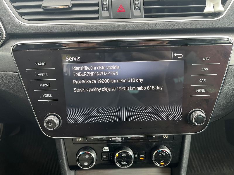 Škoda Superb STYLE 2.0TDi 147kW*4x4* - fotka 25 z 27