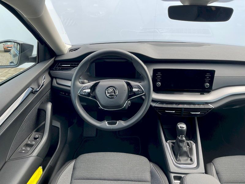 Škoda Octavia (2023) Combi 1,5 TSI / 110 kW Ambitio - fotka 6 z 30