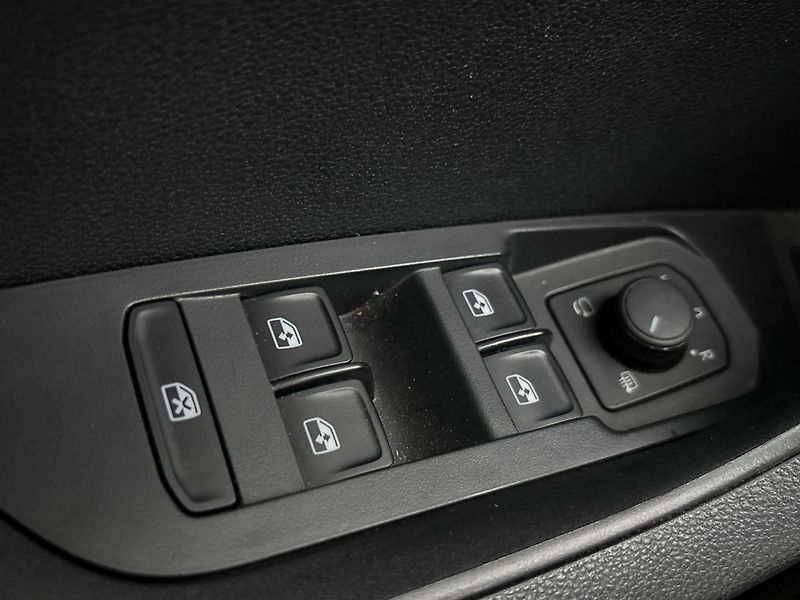 Škoda Karoq Selection DSG - fotka 21 z 29