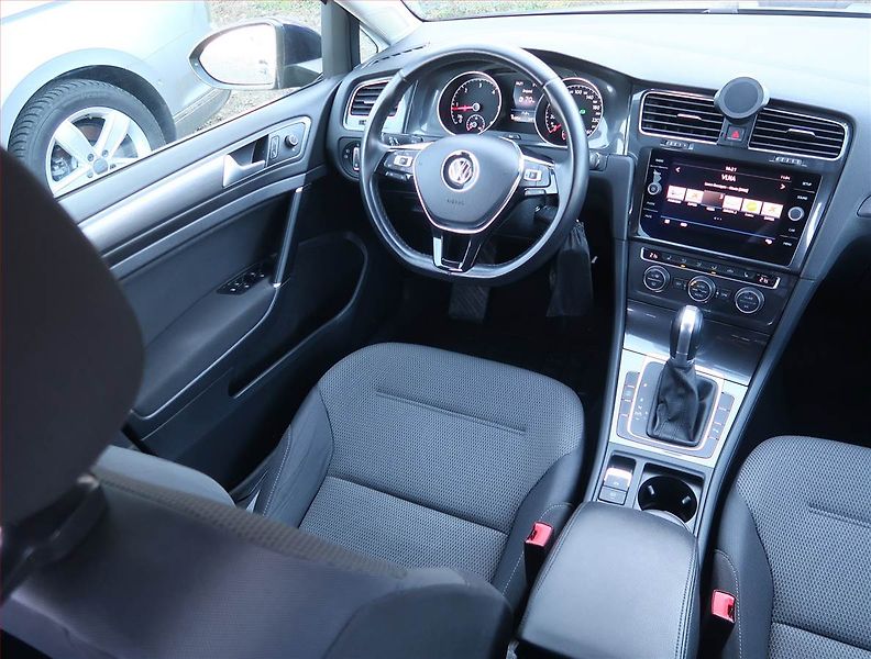 Volkswagen Golf (2018) 1.6 TDI, Automat, Tempomat - fotka 7 z 18