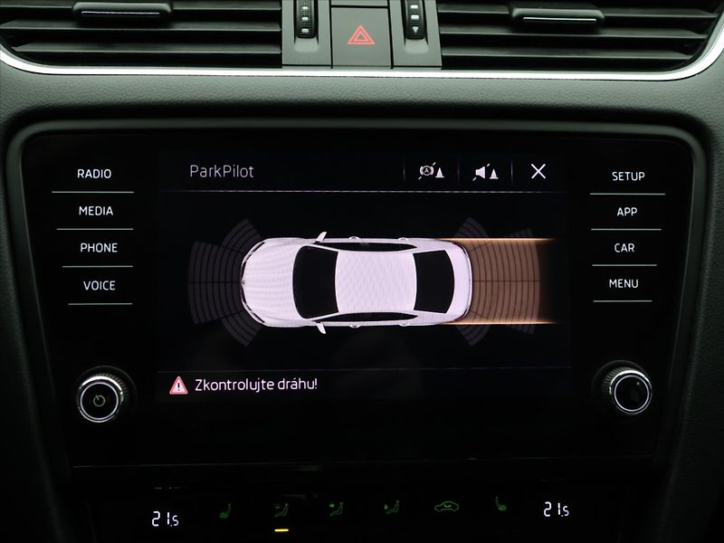 Škoda Octavia 1,6 TDI CZ Style LED Kessy - fotka 20 z 30