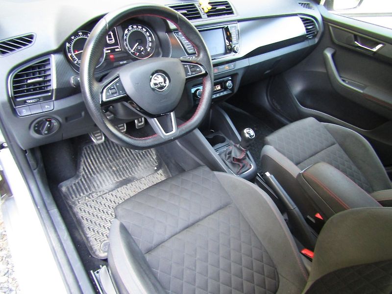 Škoda Fabia (2020) 1.0TSI 81kW MONTE CARLO ACC - fotka 13 z 39
