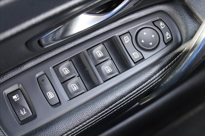 Renault Latitude 2,0 dCi  NOVÉ V ČR,AUTOMAT - fotka 19 z 30