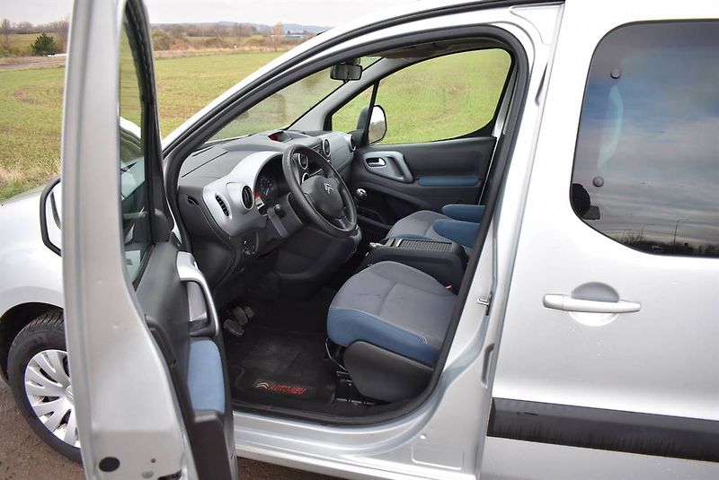 Citroën Berlingo 1,6 16V MULT,1.M,SERVIS,TOP! - fotka 7 z 19