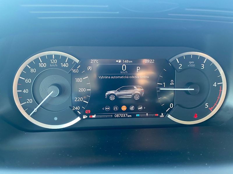 Land Rover Discovery Sport (2020) 2.0 D180 4X4 AUT - fotka 17 z 35