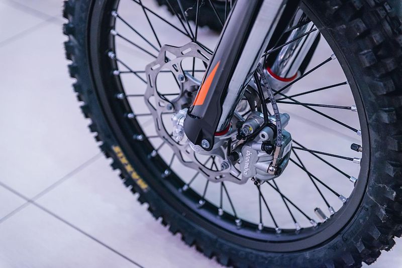 KTM 250 EXC TPI Nová 0KM - fotka 11 z 20