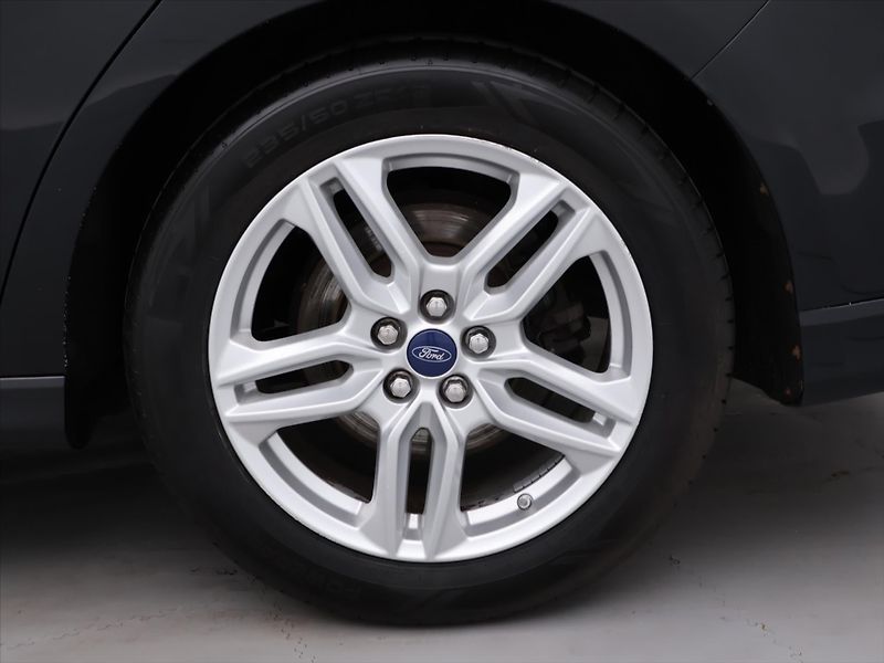 Ford S-MAX 2,0 TDCi Aut. Titanium 7-Míst - fotka 32 z 39