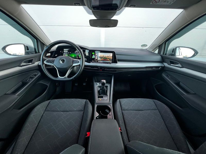 Volkswagen Golf 2.0TDI ACC LED Comfort - fotka 8 z 24