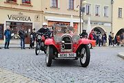 Automobiloví a motocykloví veteráni se rozloučili s letošní sezonou. Start spanilé jízdy Přerovskem byl na náměstí v Lipníku. Neděle 2. září 2023