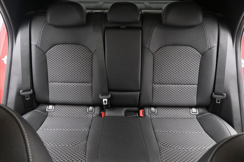 Kia XCeed 1,5 T-GDi 117 kW Exclusiv Záru - fotka 26 z 29