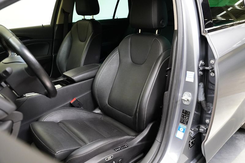 Opel Insignia - fotka 11 z 27
