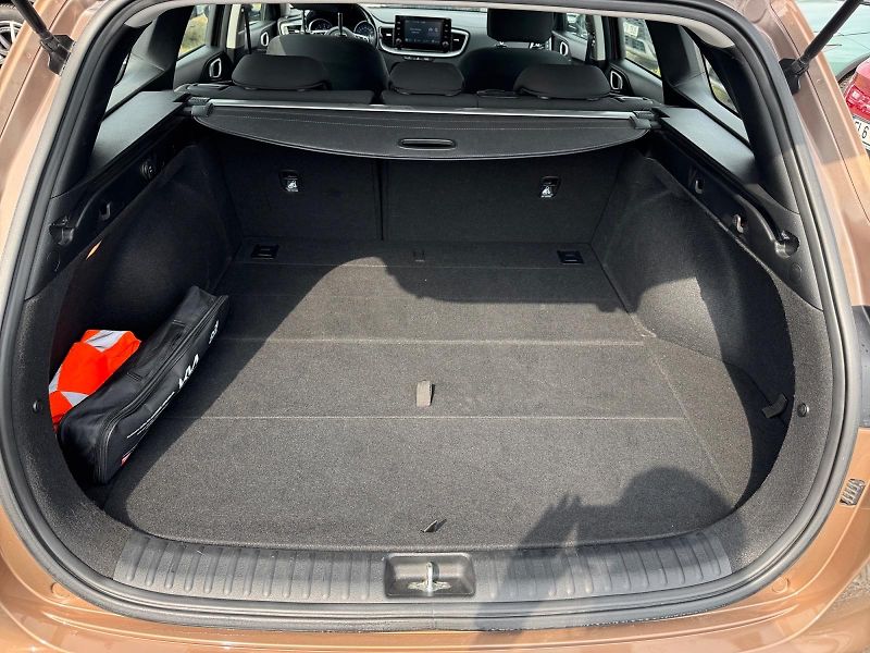 Kia Ceed (2023) SPIN 1.5T-GDI 118kW CZ DPH - fotka 6 z 11