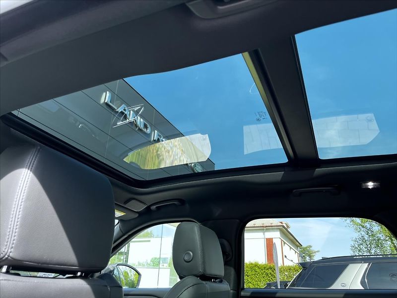 Land Rover Range Rover Velar 3,0   Dynamic SE D300 AWD - fotka 18 z 19