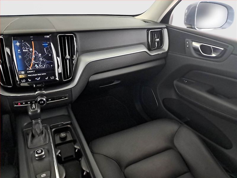 Volvo XC60 (2018) D4 AWD - fotka 8 z 21