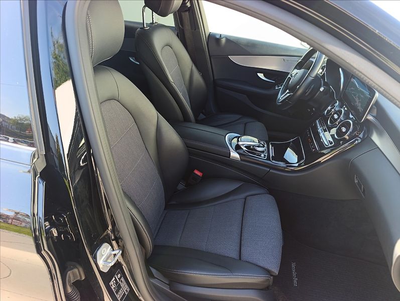 Mercedes-Benz Třídy C 2,0 EQ POWER KAMERA NAVI - fotka 34 z 38