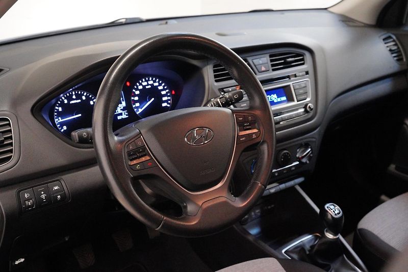 Hyundai i20 - fotka 5 z 6