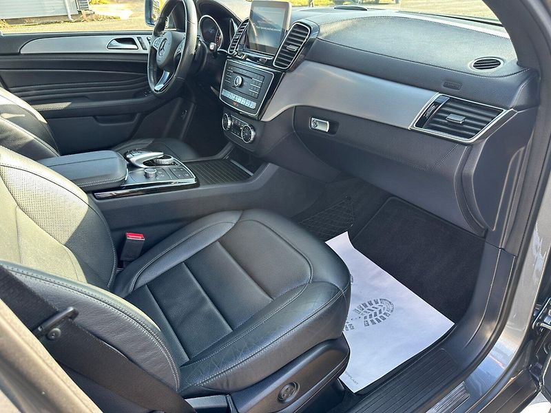 Mercedes-Benz GLE (2017) 350D 4Maric 190kw - fotka 18 z 29