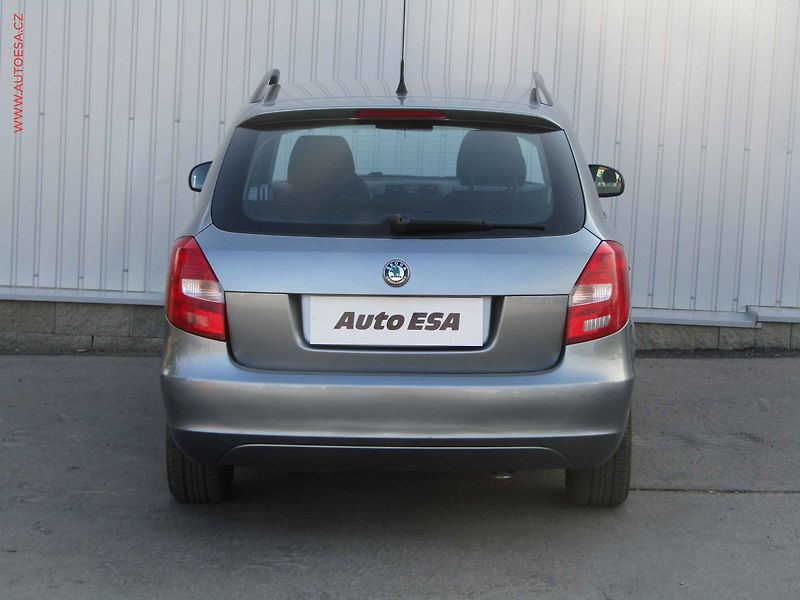 Škoda Fabia (2012) 1.6 TDi, AC, temp - fotka 5 z 15