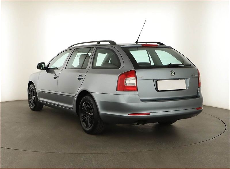 Škoda Octavia (2013) 1.4 TSI, Tempomat - fotka 4 z 12
