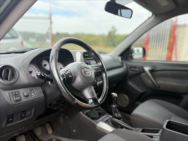 Toyota RAV4 2,0 D-4D 4X4 TAŽNÉ - fotka 10 z 22