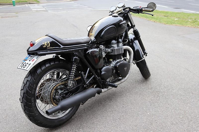 Triumph Bonneville (2001) BONNEVILLE 800 CAFÉ RACER - fotka 9 z 22