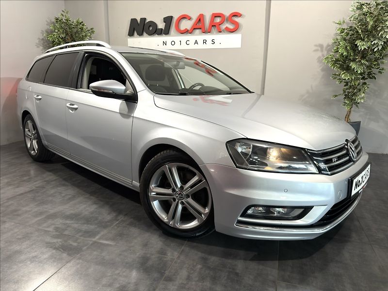 Volkswagen Passat 2,0   TDI DSG R-LINE 130kW NAV - fotka 1 z 39