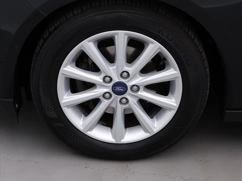 Ford Focus 1.5 TDCI 88kW Aut. Klima Navi - fotka 24 z 31