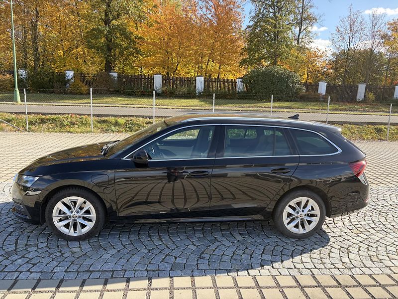 Škoda Octavia (2023) STYLE PLUS iV PLUG-IN-HYBRID - fotka 4 z 33