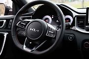 Kia ProCeed GT 1.6 TGDi - interiér.