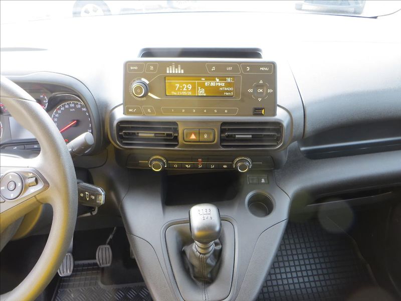 Opel Combo 1,2 Turbo 81 kW Enjoy - fotka 14 z 19