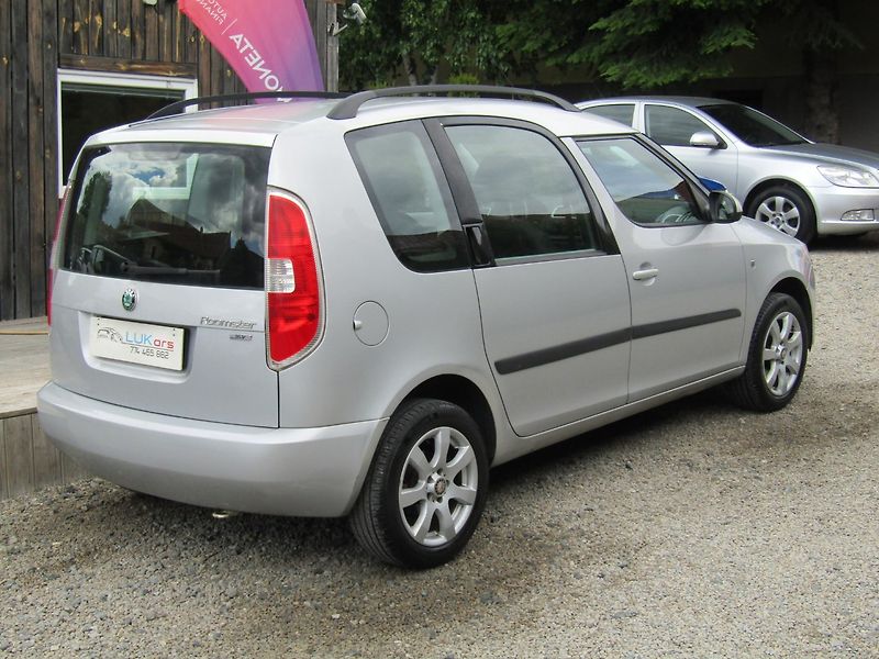 Škoda Roomster (2007) 1.6 16V 77kW - fotka 11 z 36