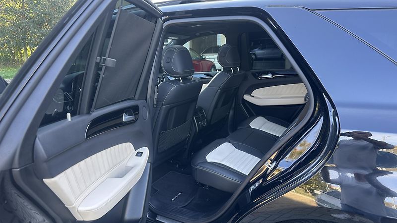Mercedes-Benz GLE (2016) - fotka 13 z 26