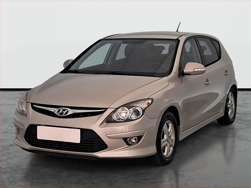 Hyundai i30 (2011) 1.4 CVVT, LPG, po STK, Tažné - fotka 2 z 16