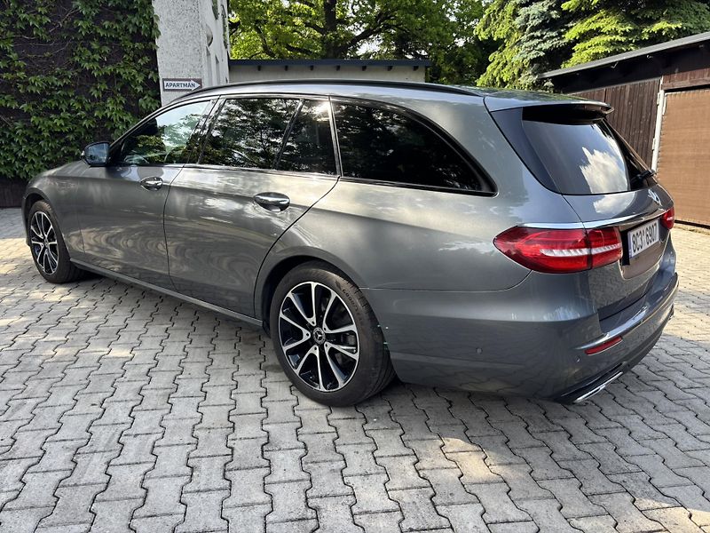 Mercedes-Benz Třídy E (2018) E400 D - fotka 3 z 32