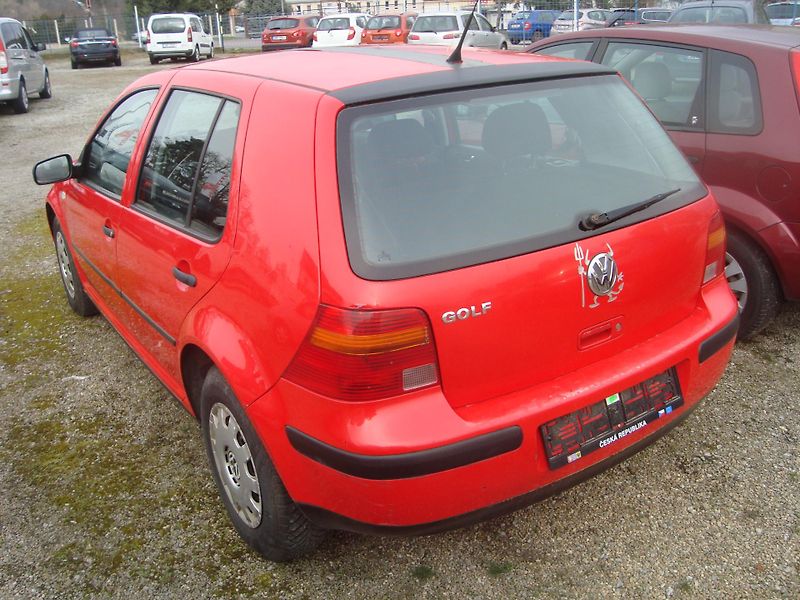 Volkswagen Golf (2000) 1,4 - fotka 4 z 13