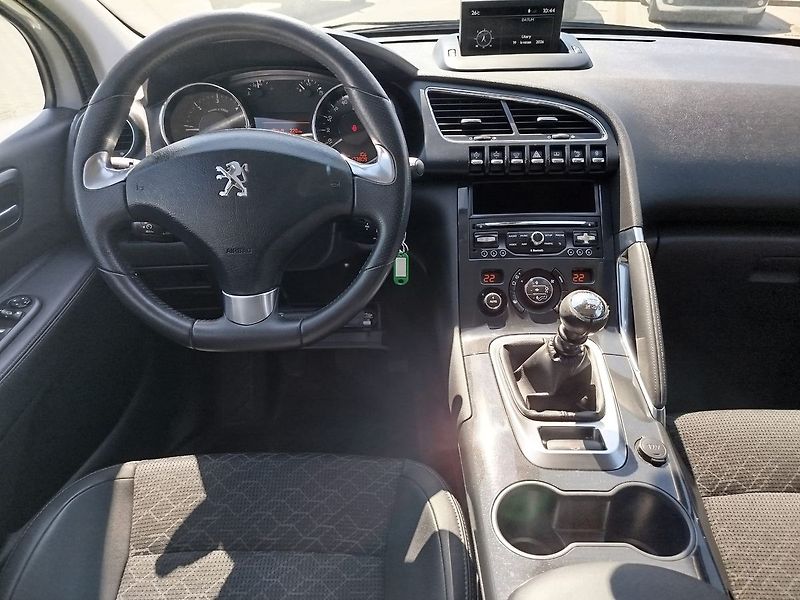 Peugeot 3008 ALLURE 2.0HDi 150 MAN6 - fotka 2 z 31