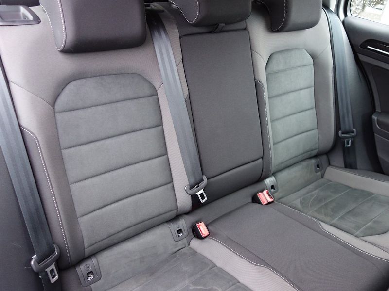 Volkswagen Golf (2019) 1.6TDI 85kW -ACC-VIRTUAL-DPH - fotka 24 z 34