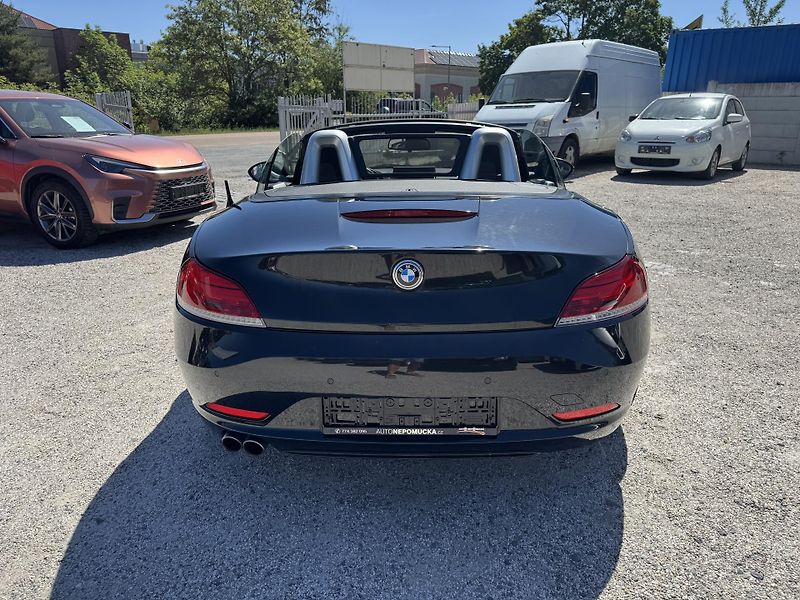 BMW Z4 (2009) 3.0i 190kw Kabrio REZERVACE - fotka 6 z 28