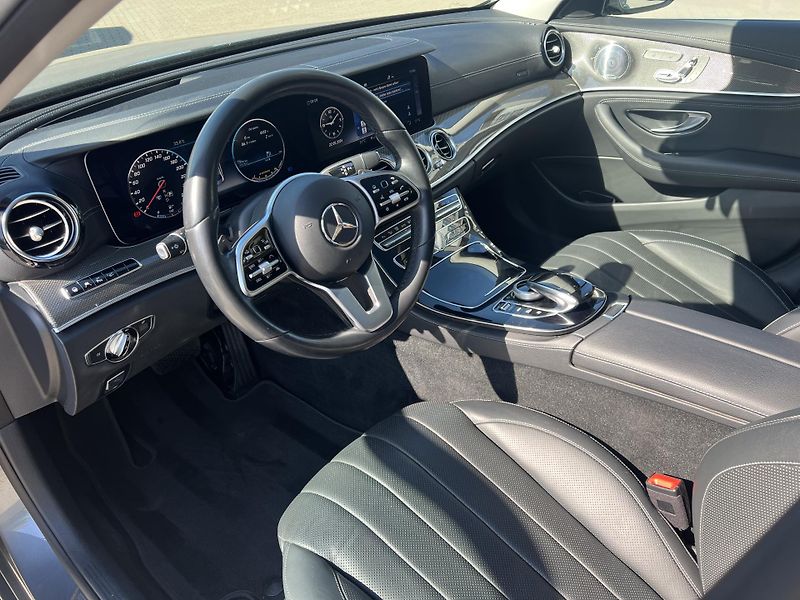 Mercedes-Benz Třídy E 400d 4 Matic vzduch plná výbav - fotka 9 z 29