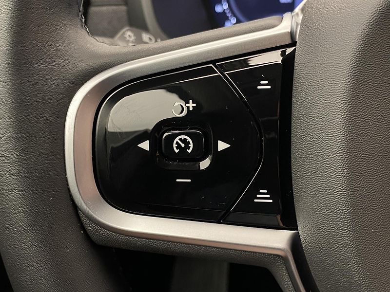 Volvo XC90 T8 AWD RECHARGE CORE AUT CZ 7m - fotka 20 z 59