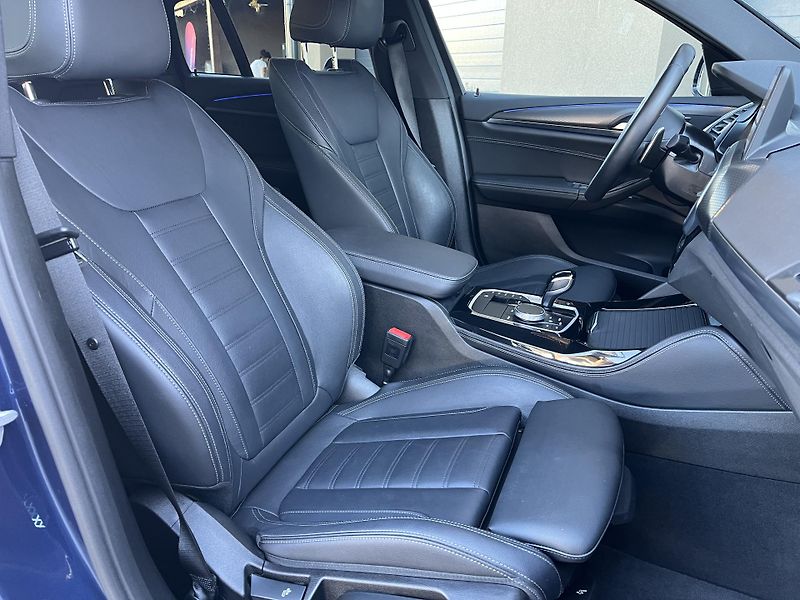 BMW X4 (2024) 3.0xD ///M 210Kw,webasto,ACC - fotka 15 z 51
