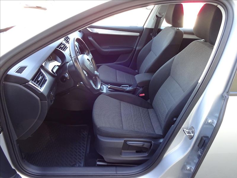 Škoda Octavia III 2,0 TDI 110kW COMBI - fotka 16 z 50