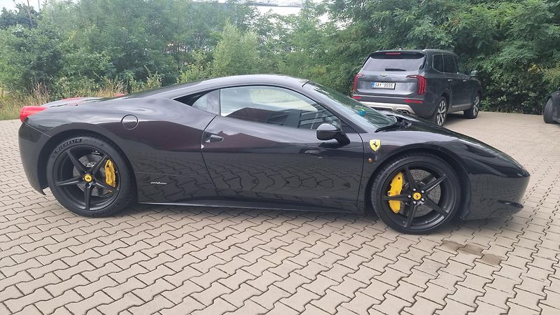 Ferrari 458 (2010) PLNÝ SERVIS LIFT KAMERA - fotka 3 z 16