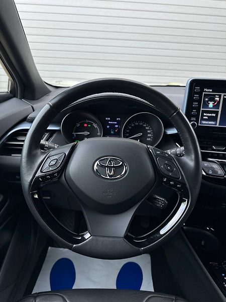 Toyota C-HR (2020) 2.0 HYBRID 112KW AUT 2020 - fotka 18 z 34