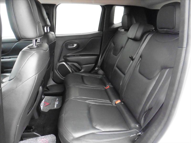 Jeep Renegade 2.0 Mjt 140k Limited 4WD - fotka 8 z 23