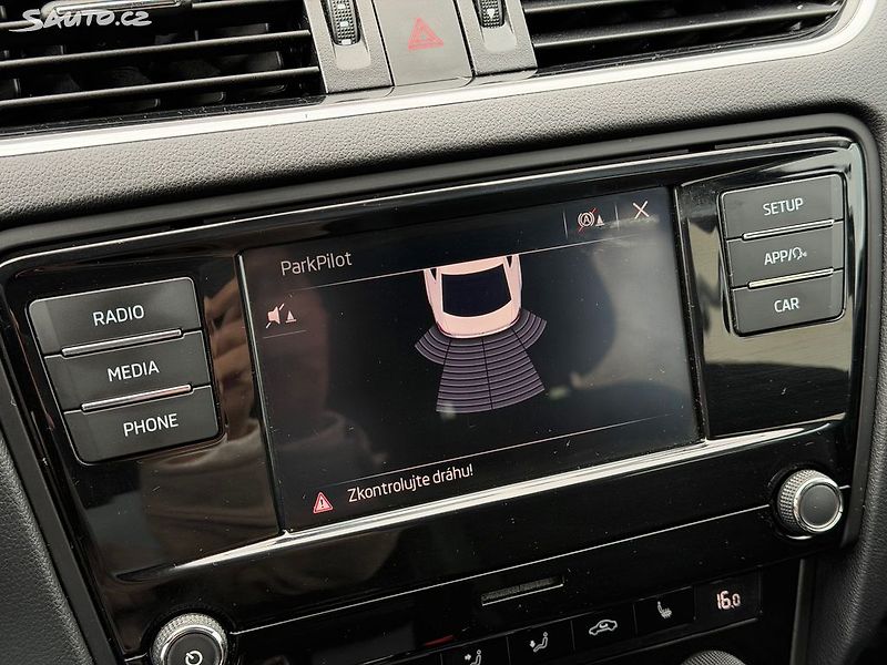 Škoda Octavia (2017) 1.6 TDi 85 kw / po rozvodech - fotka 18 z 18
