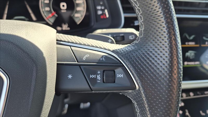 Audi Q7 3,0 50 TDI S-LINE ČR - fotka 14 z 33