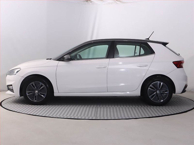 Škoda Fabia (2023) 1.0 TSI, Serv.kniha, Tempomat - fotka 3 z 23